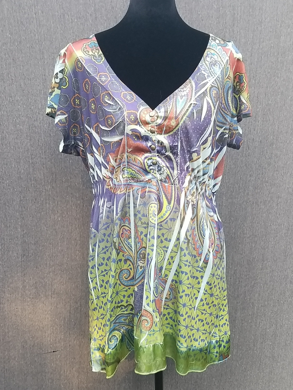Unity World Wear V-Neck Paisley Floral Tunic in Multicolors